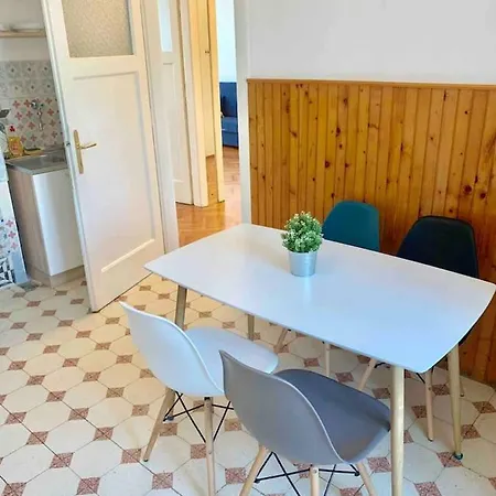 Center 아파트 스플리트